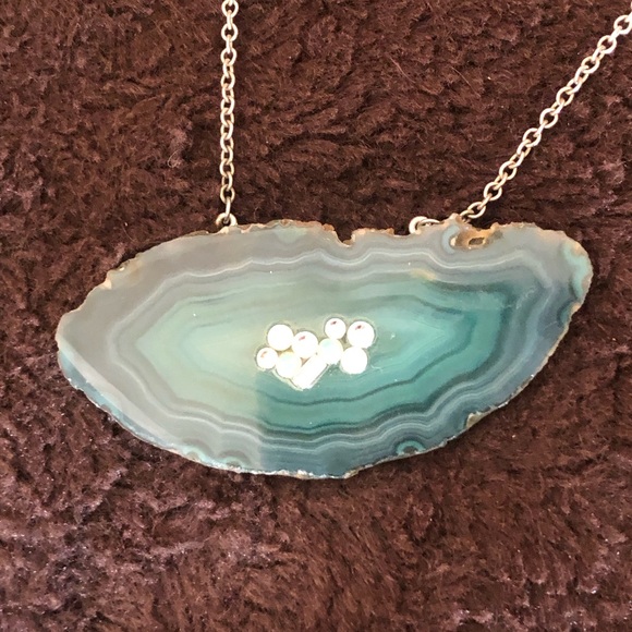 Sparkling Sage Sliced Agate Necklace - 799 $30 or $25 w/offer - Picture 3 of 3